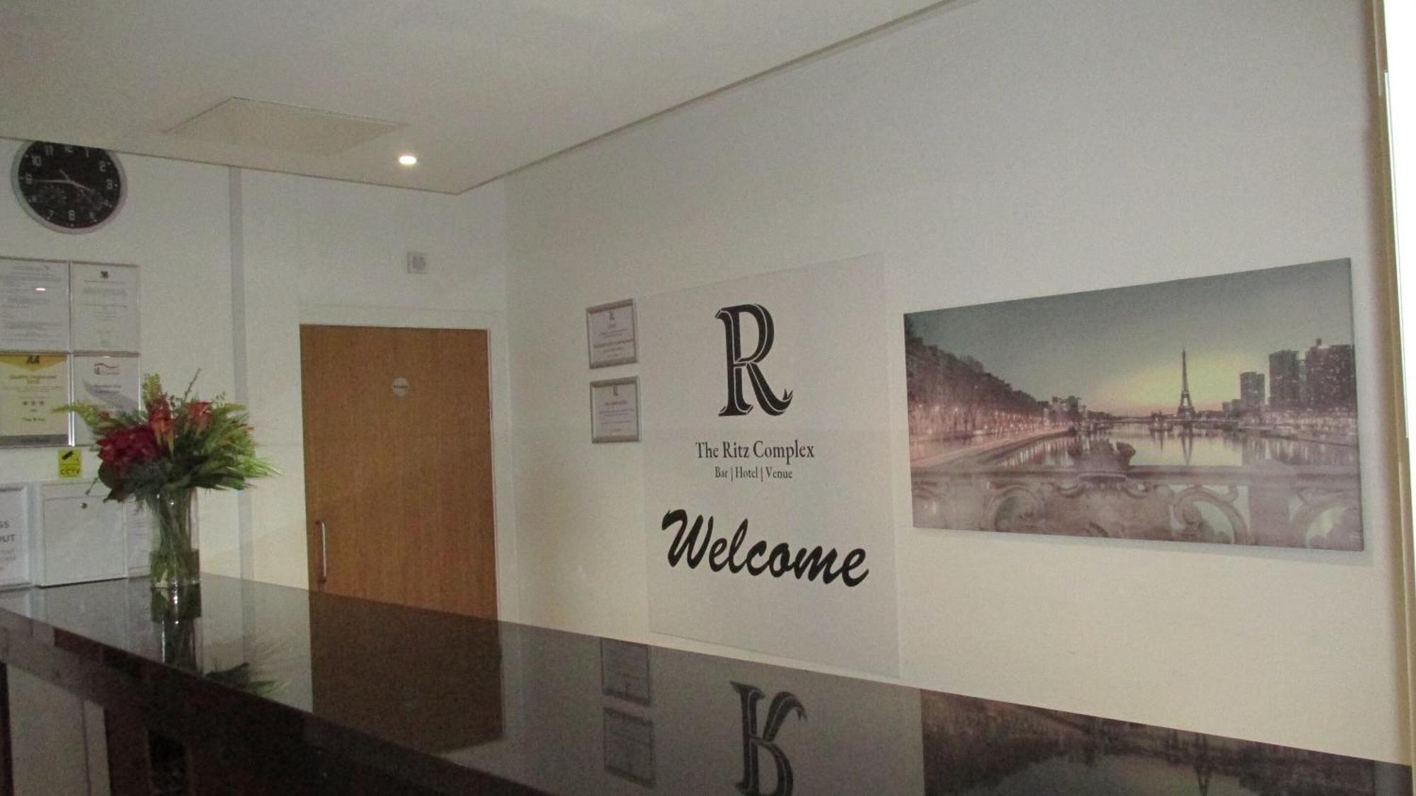 The R Inn Hotel Desborough Oda fotoğraf